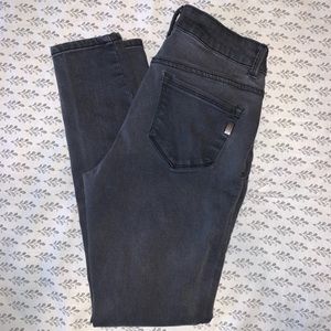 1822 Denim Black Skinny Jean